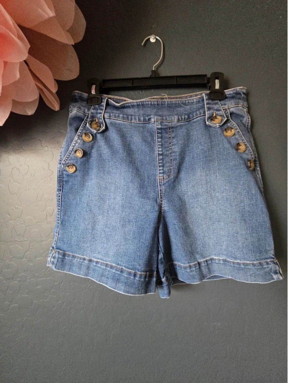 High-waisted blue denim shorts from Westbound
